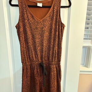 Amazon Essentials Rust Brown Top with Black Trim